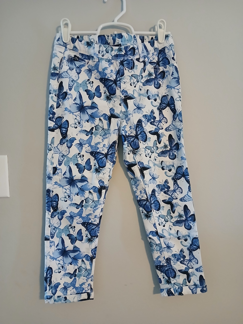 Jordache Cropped Jeggings with Blue Butterfly Print
